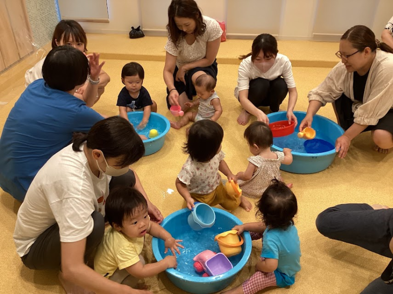 子育て支援イベント「水であそぼう」を開催しました。