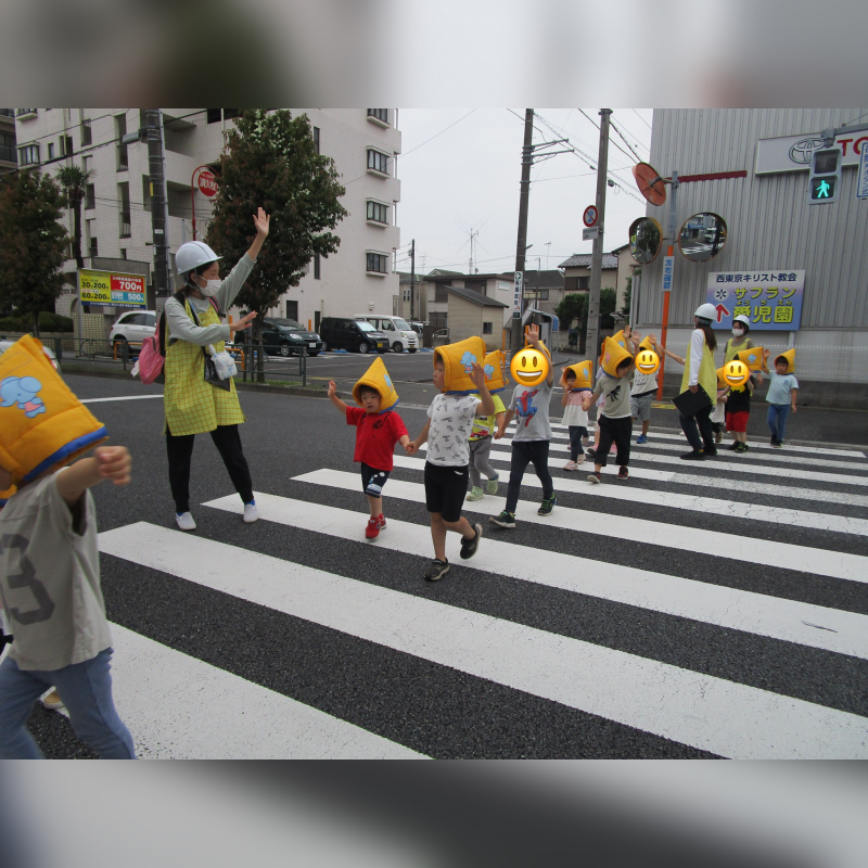 グローバルキッズ柳沢園　避難訓練の様子