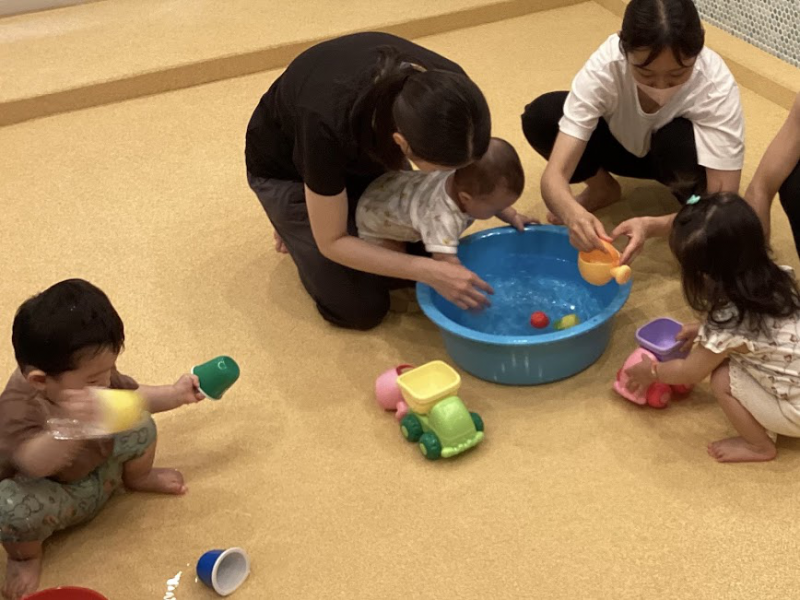 子育て支援イベント「水であそぼう」を開催しました。